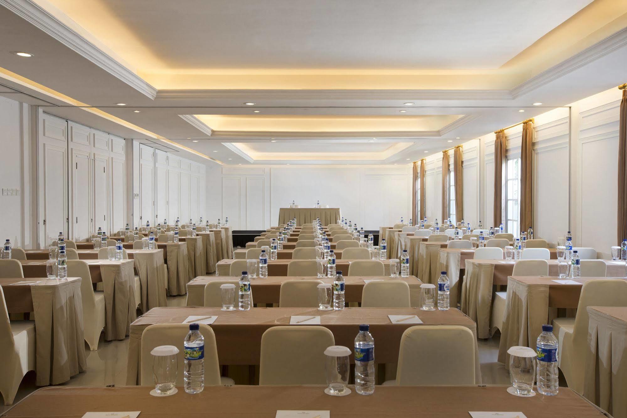 Hotel Santika Seminyak Ngoại thất bức ảnh